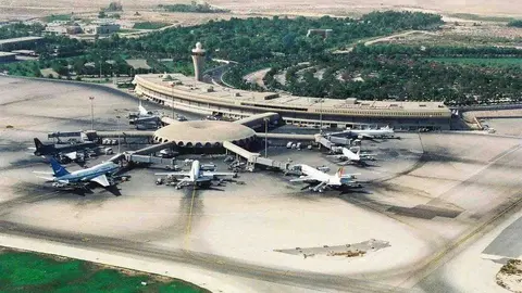 Los pasajeros pueden ser detenidos incluso después de haber pasado el mostrador de inmigración.