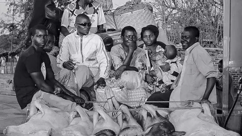 PRIMERA Y GANADORA. Lago Malawi en Benga en el este de África. (Salvador Montesinos)