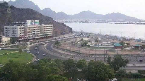 Perspectiva de la calle principal en la ciudad yemení de Adén.