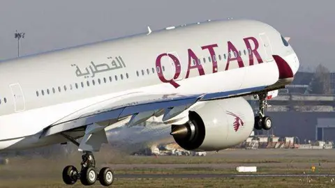 Despegue de un avión de Qatar Airways. (Fuente externa)