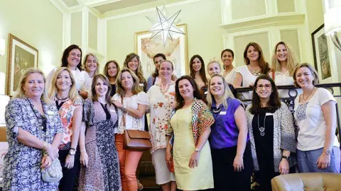 Asistentes al desayuno de 'Españolas en Abu Dhabi'. (Manaf K. Abbas)