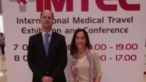 Una imagen de Íñigo Valcaneras y Mónica Figuerola en Dubai.