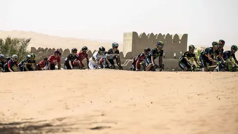 Una imagen del pelotón de la primera etapa del Abu Dhabi Tour.