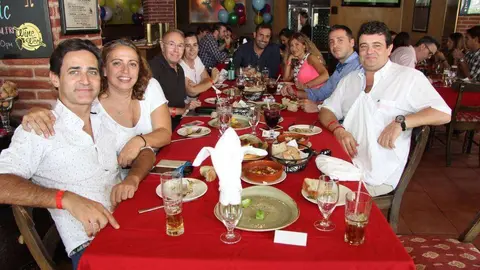 Alegría entre los comensales.