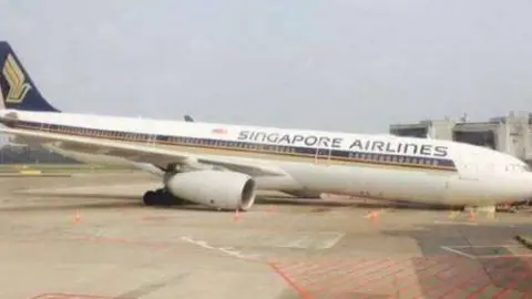 En la imagen de Twitter se observa el estado en el que quedó el avión.