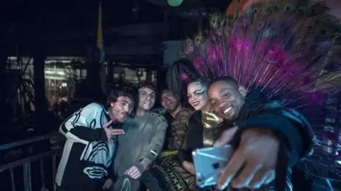 Will Smith con los colombianos Bomba Estéreo.