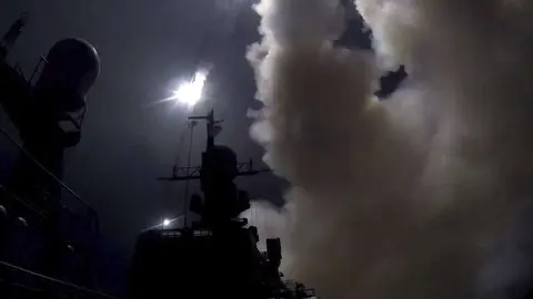 Lanzamiento de un misil ruso desde un buque en el Mar Caspio.