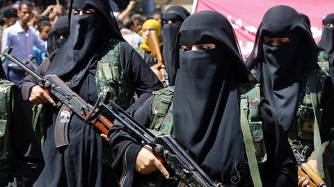 Mujeres combatientes de la coalición de Arabia en Yemen (Ahmad Al Basha, AFP)