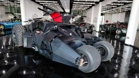 Una imagen del Batmobile expuesto en Dubai.