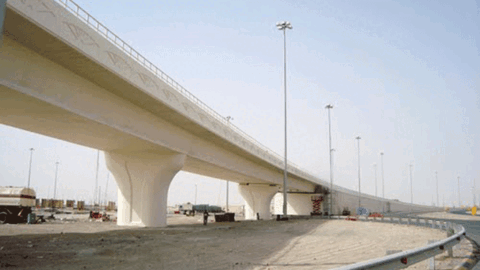 6.000 conductores multados en un mes por no llevar cinturón de seguridad en Abu Dhabi.