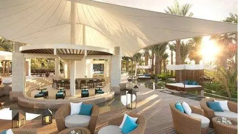 La Baie Lounge del hotel en JBR de Dubai.