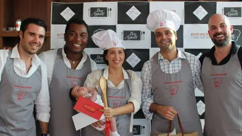 Los ganadores, Marina Amigo y Alberto Reyes, a la izquierda.