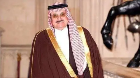 El príncipe Mohammed bin Nawaf bin Abdulazi, embajar de Arabia en el Reino Unido.