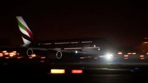 El nuevo A380 de Emirates de dos clases.