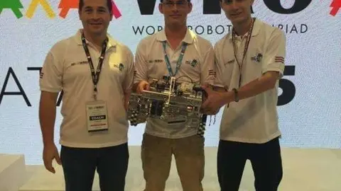 El equipo costarricense, participante en el Mundial de Robótica.