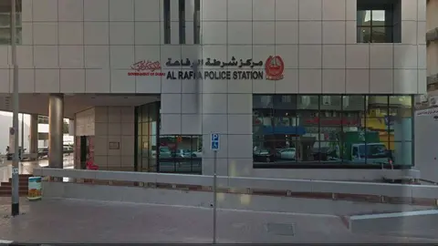 Una imagen del exterior de la comisaria de Al Raffa en Bur Dubai.