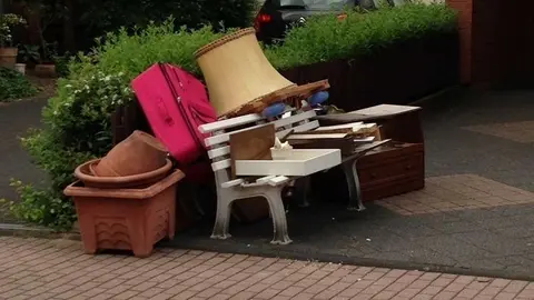 Un malentendido dejó a un matrimonio con lo puesto.