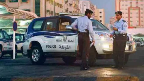 Un policía del emirato de Sharjah.