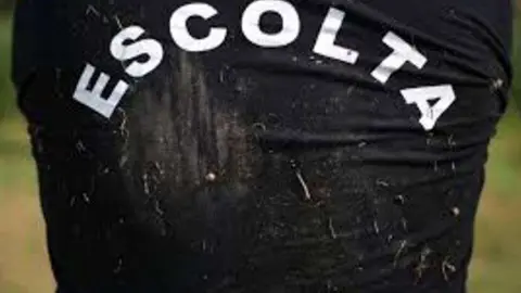 Una imagen de personal de seguridad.