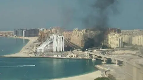 El humo era visible desde diversas zonas de Dubai.
