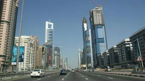 A modo ilustrativo, una imagen de Shaikh Zayed Road en Dubai.