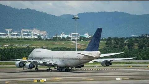 Uno de los aviones abandonados en el aeropuerto de Kuala Lumpur.