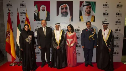 La embajadora de Emiratos en España junto al cónsul en Barcelona y otras autoridades.