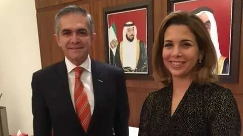 La princesa Haya Bint Al Hussein junto al jefe de Gobierno de Ciudad de México.
