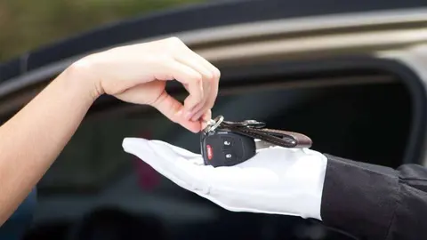 Los conductores de valet parking reutilizaban los tickets.