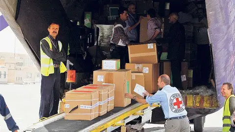 Avión con ayuda humanitaria en Yemen.