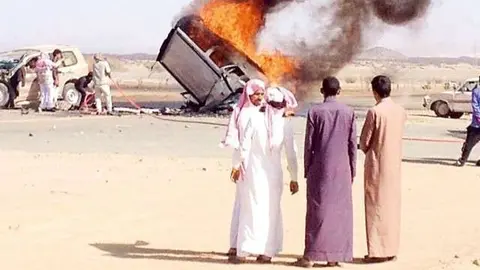 Una imagen del accidente donde murieron las profesoras y alumnas en Arabia.