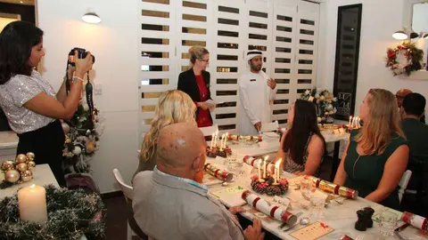 Aspecto del encuentro durante la intervención de los responsables de la Fundación Al Qasimi. (EL CORREO DEL GOLFO)