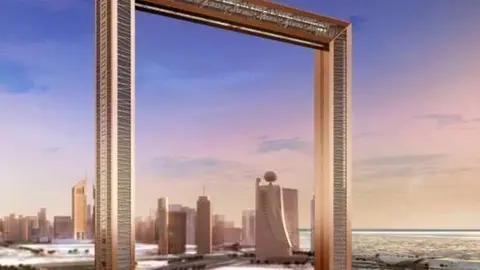 El Marco de Dubai llevará en su fachada vidrio de Ávila.