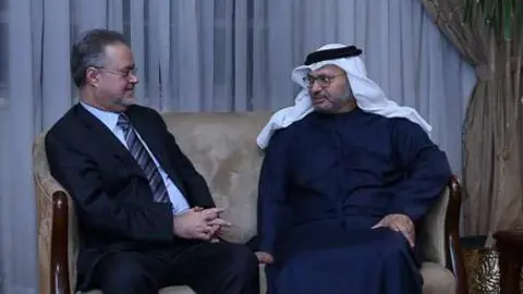 Una imagen del encuentro mantenido entre los ministros de Exteriores de Yemen y Emiratos.