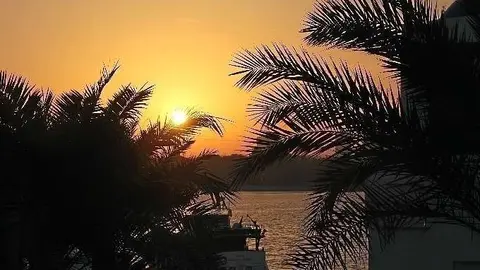 Una imagen del Creek en el atardecer de Dubai.