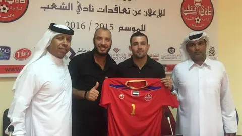 Matías Donoso a su llegada al club Al Shaab