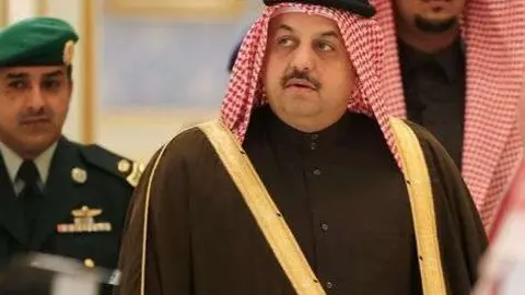 El ministro de Relaciones Exteriores de Qatar, Khalid bin Mohamed al-Attiyah.  