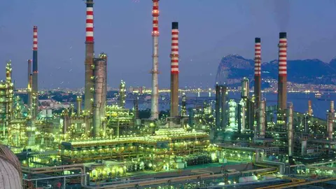 Una imagen de la refinería de CEPSA en Cádiz.