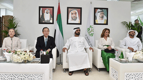 El secretario de la ONU, el jeque Mohammed, la princesa Haya y el prícipe Hamdan, durante la presentación del informe.
