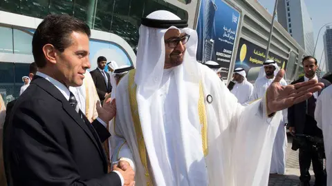 Peña Nieto junto al príncipe heredero de Abu Dhabi. (Presidencia de México)