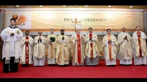 Una imagen de la Ordenación en la Catedral de St Joseph's de Abu Dhabi.