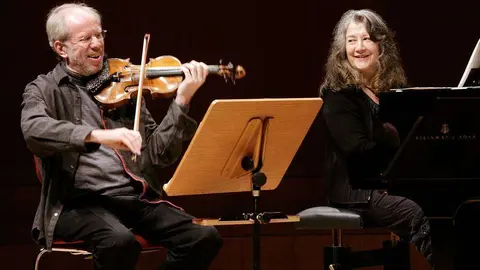 Los legendarios músicos Martha Argerich y Gidon Kremer.
