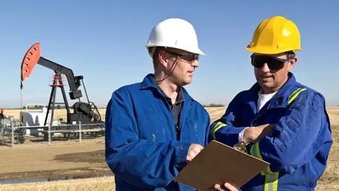 Los salarios han acusado la caída del precio del petróleo.