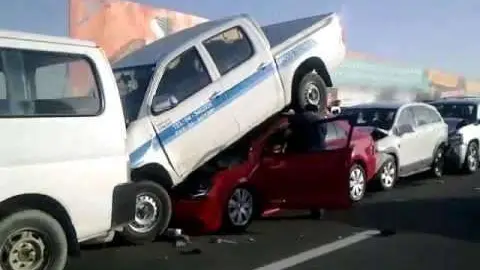 Imagen de un accidente en  Al Khail Road en Dubai.