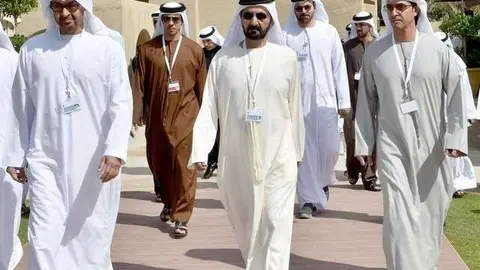 Los líderes de Emiratos durante un retiro ministerial. (WAM)