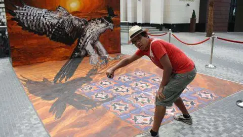 El artista peruano César Paredes en Dubai Canvas Festival 2015 en JBR.