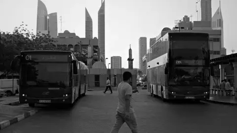 Una imagen de la estación de autobuses en Al Satwa en Dubai.