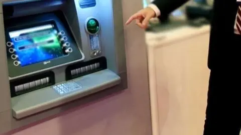 Imagen de un cajero en Dubai.