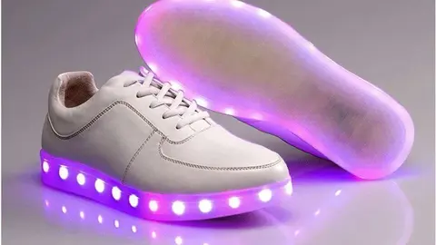 El Ayuntamiento de Dubai desmiente que haya riesgo para la salud por calzar zapatos con luces.