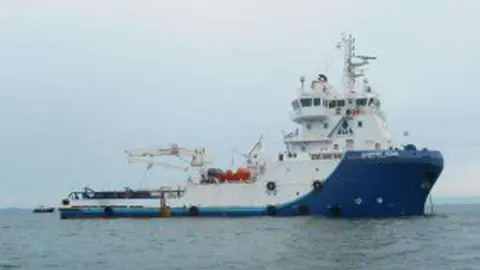 Una imagen de un barco confiscado que salió del puerto iraní de Bandar Abbas.